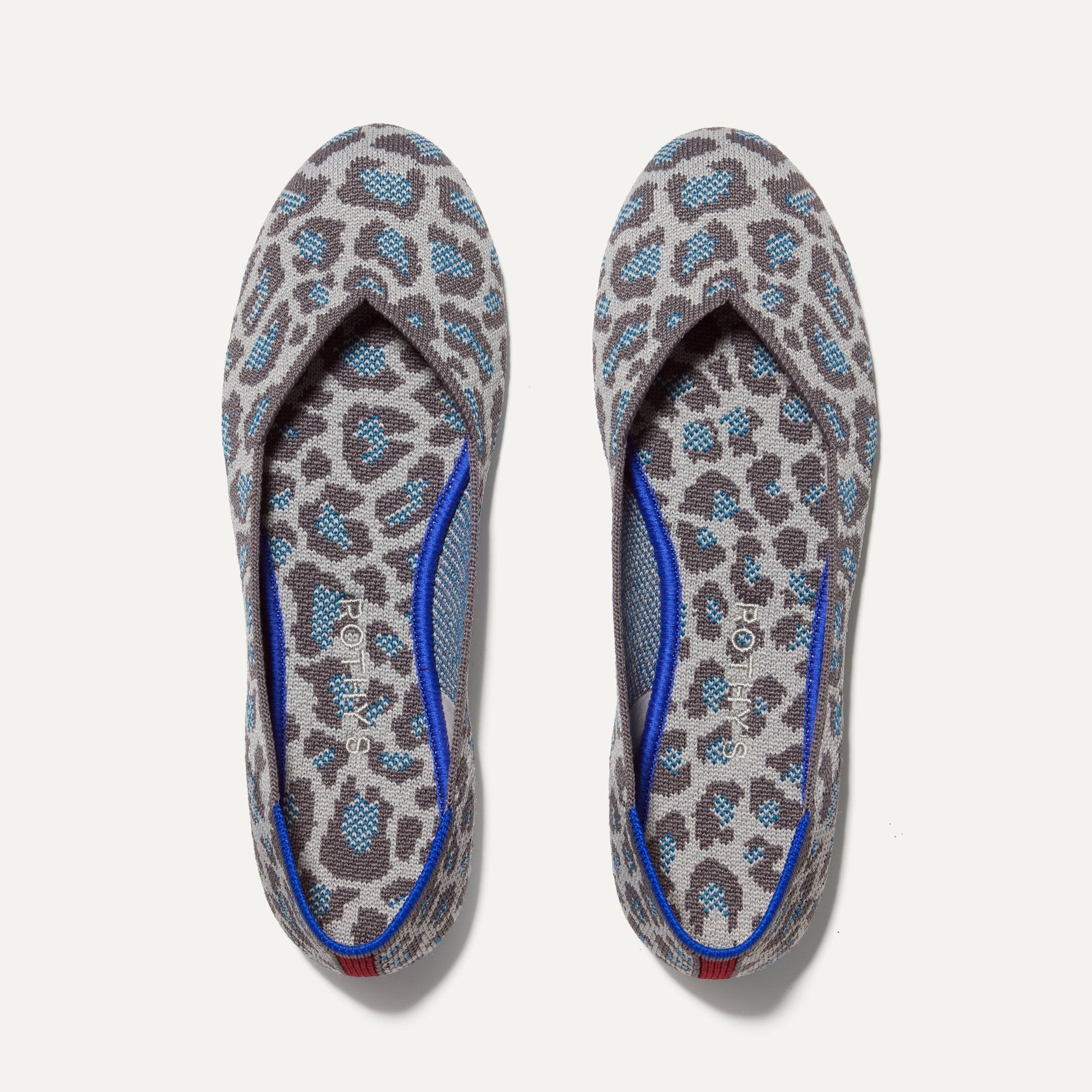The Flat in Grey Spotted shown from the top. 
