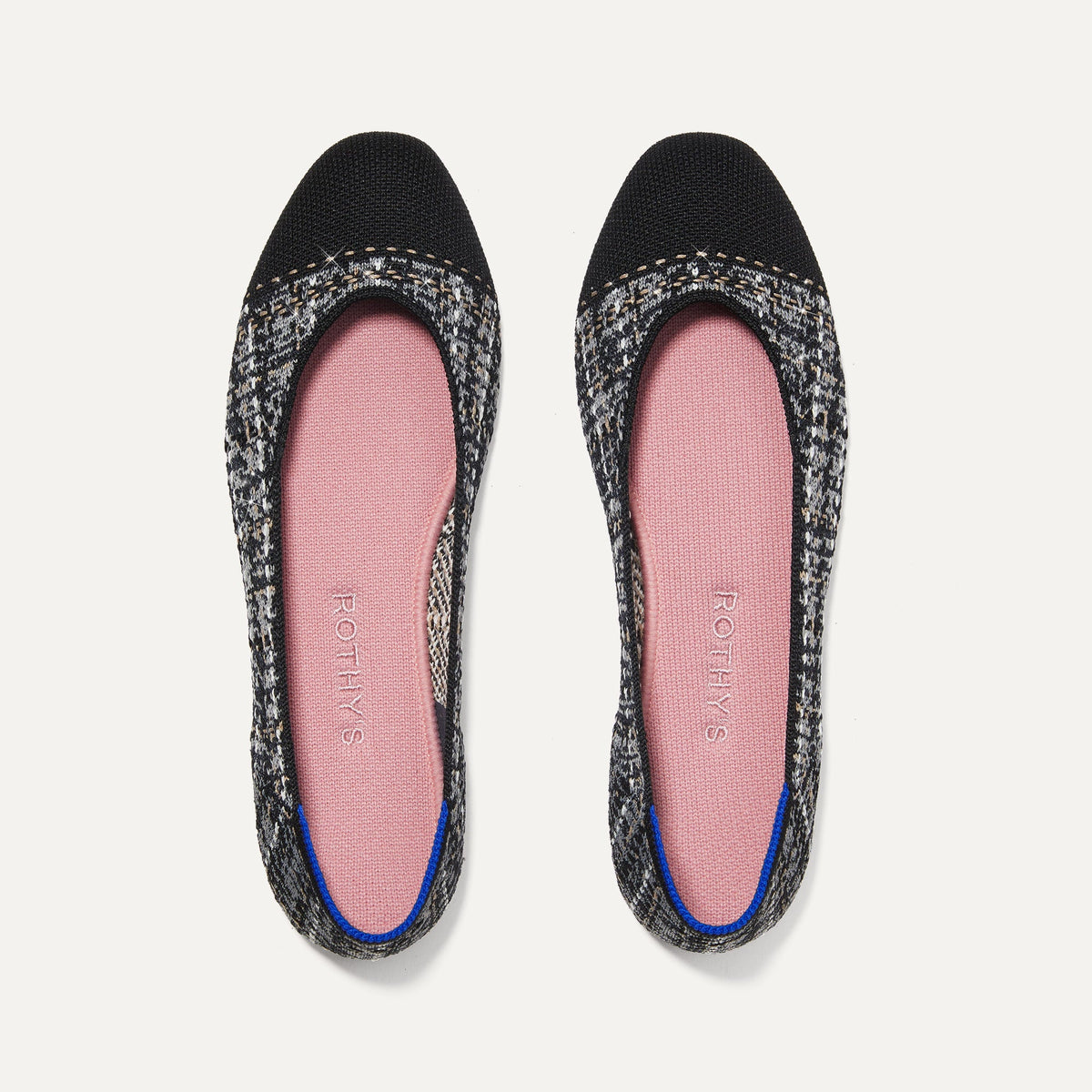 The Square in Midnight Tweed shown from the top. 