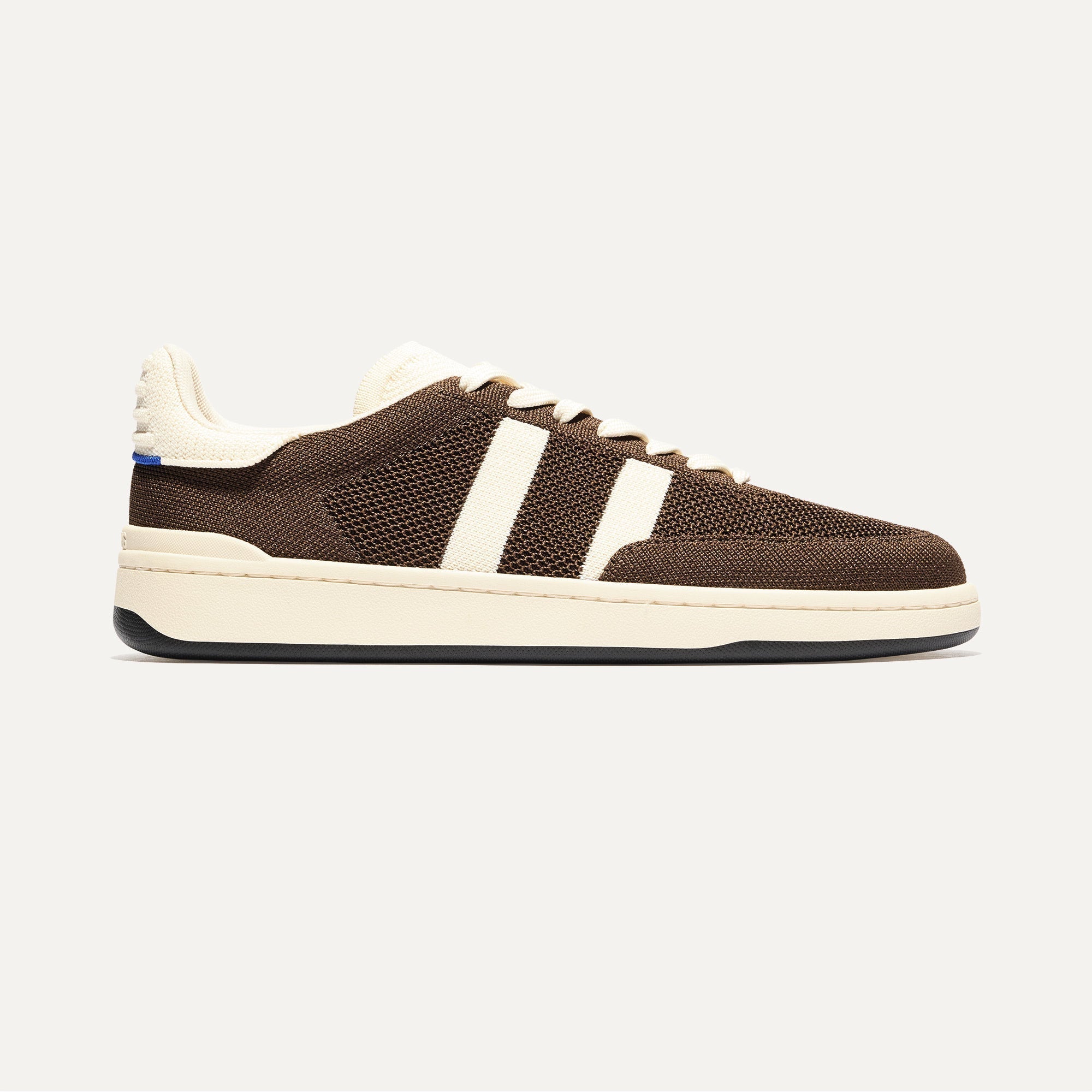 side | The Men's Court Sneaker in Dugout shown from the side. 
