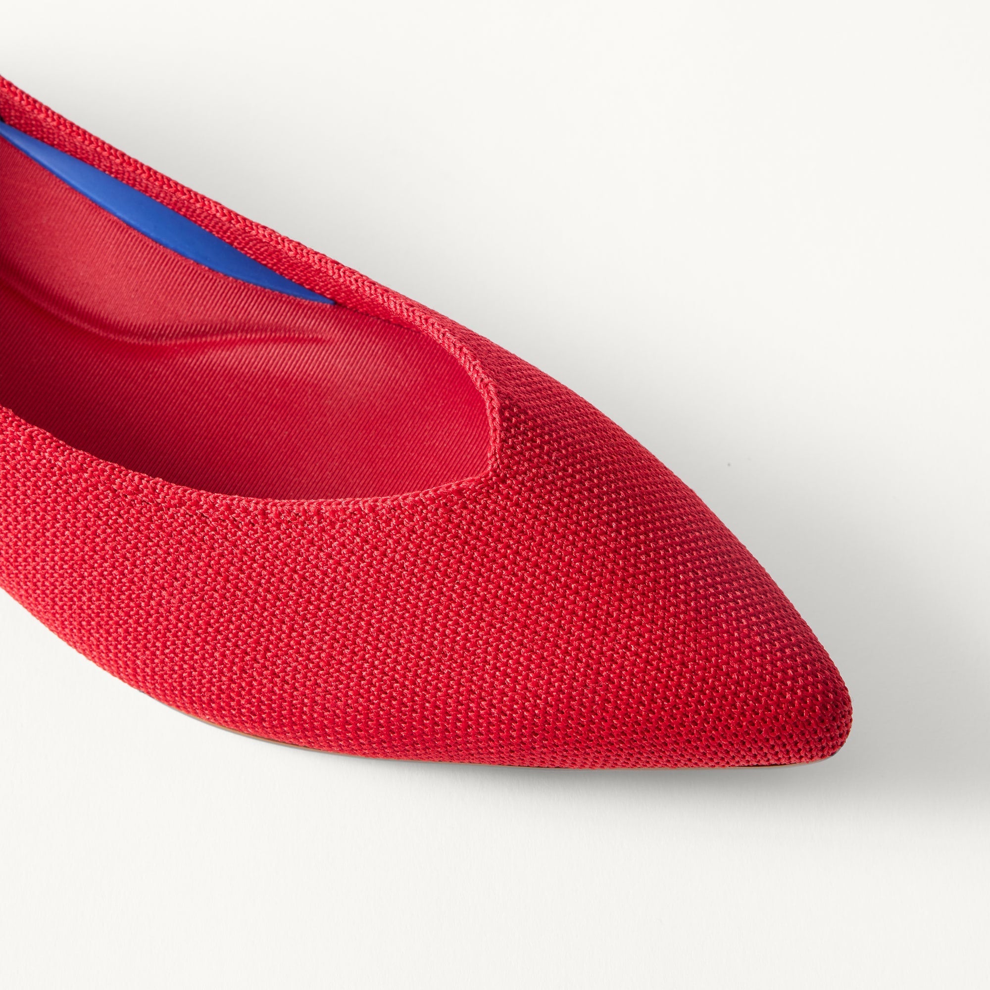macro | Close up of the toe and vamp on The Point III in Cherry.