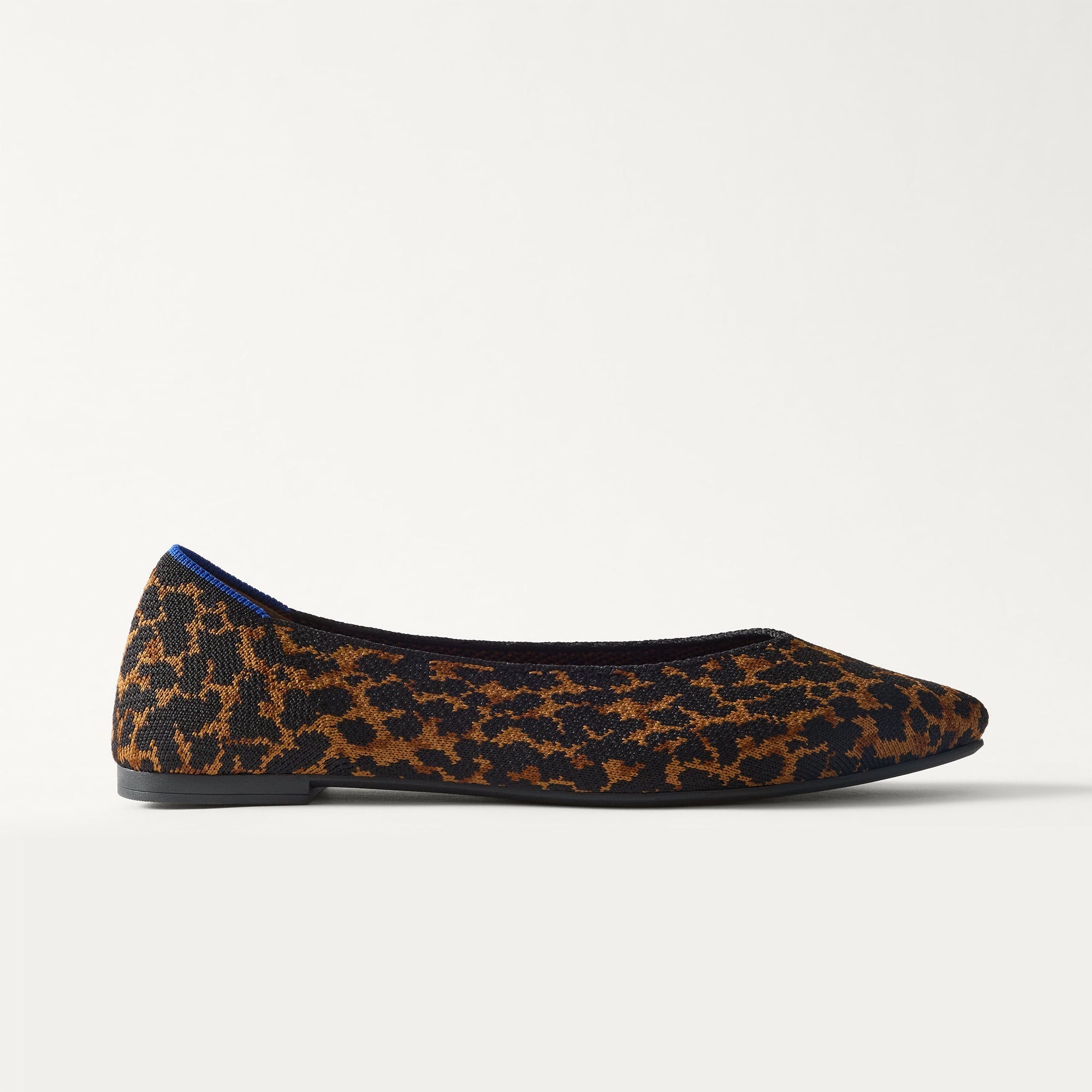 side | The Point III in Classic Torte shown from the side. 
